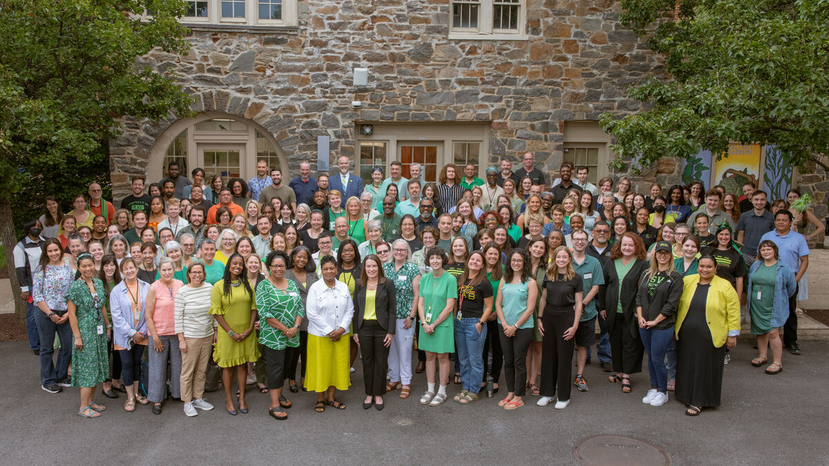 23-24 Faculty and Staff Group Photo