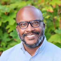 Headshot of Anthony Perry