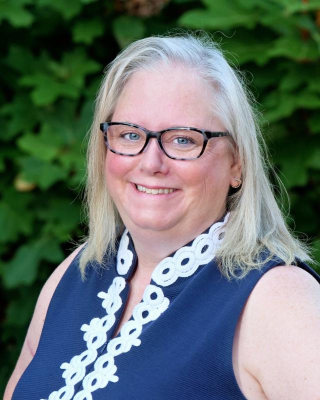 Ann Feeley Headshot