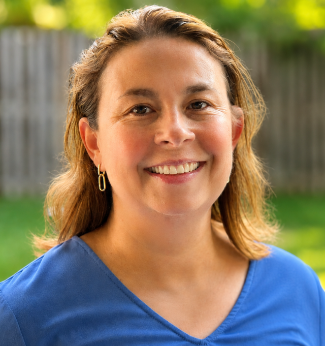 Headshot of Anita outside