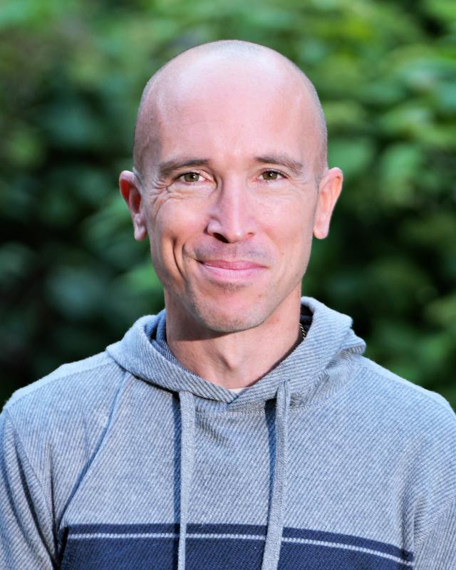  Faculty Staff Headshot