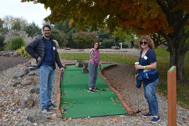 Smiling at Minigolf